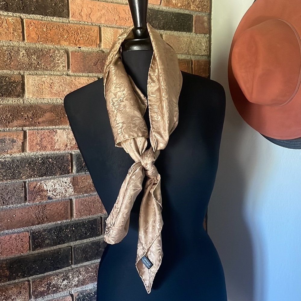 Elegant Beige Silk Western‎ Scarf
